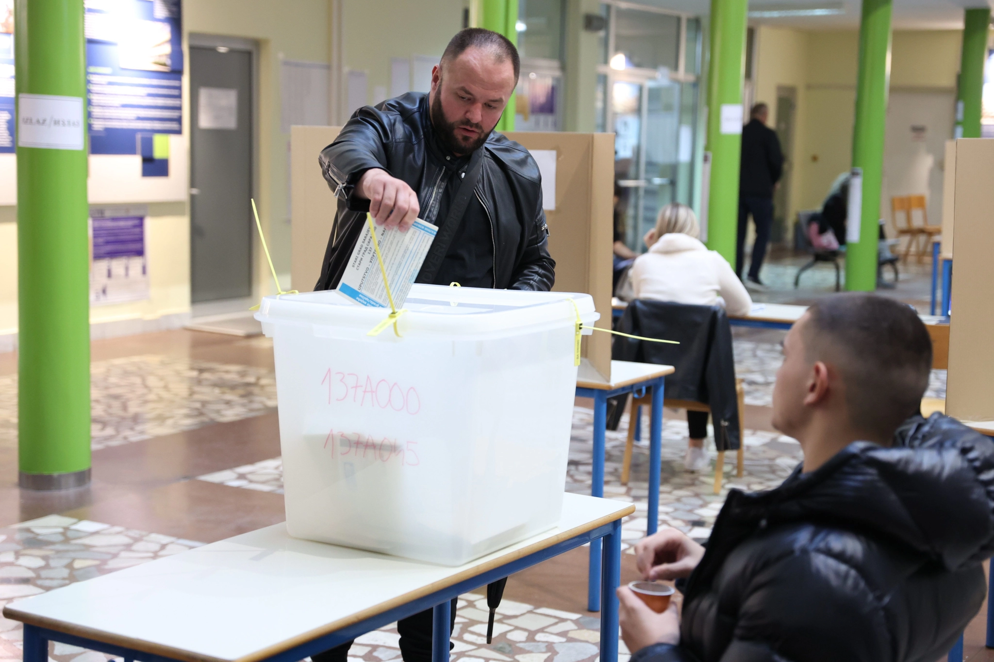 BH. CIRKUS Prošla je parada kiča, laži i obmana. Ali hoćemo li mi i dalje biti klaunovi kojima će se političke (kvazi)elite smijati iduće četiri godine?